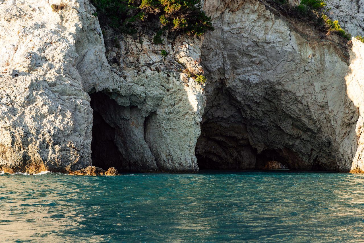 falaise calcaire côte Zakynthos