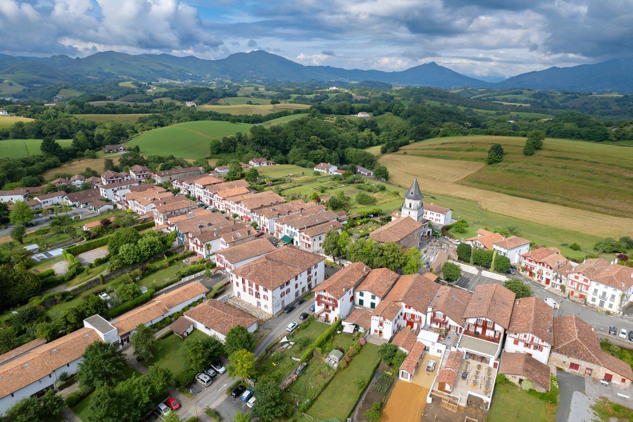 Ainhoa village basque