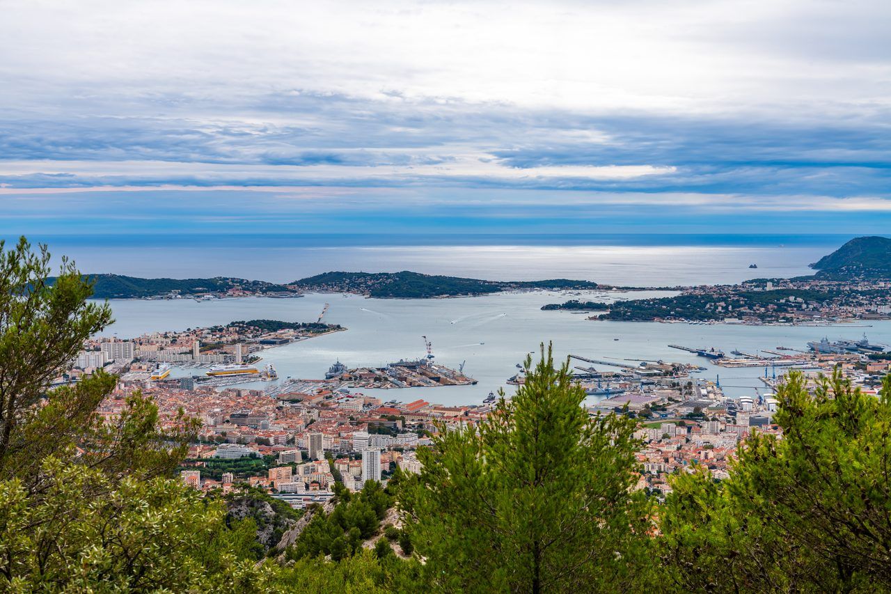 Toulon avec des enfants : 12 idées de sorties en famille en 2026