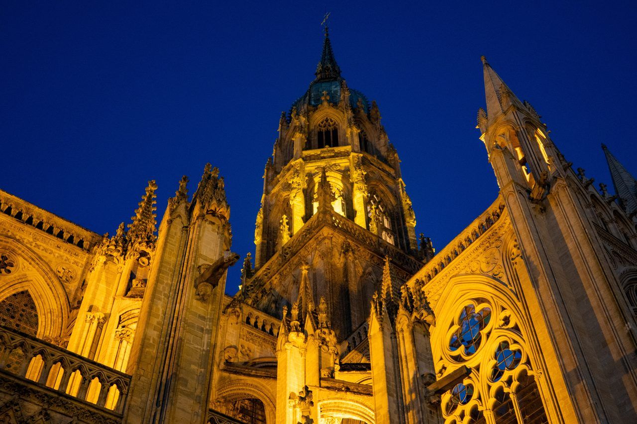Cathédrale de Bayeux nuit