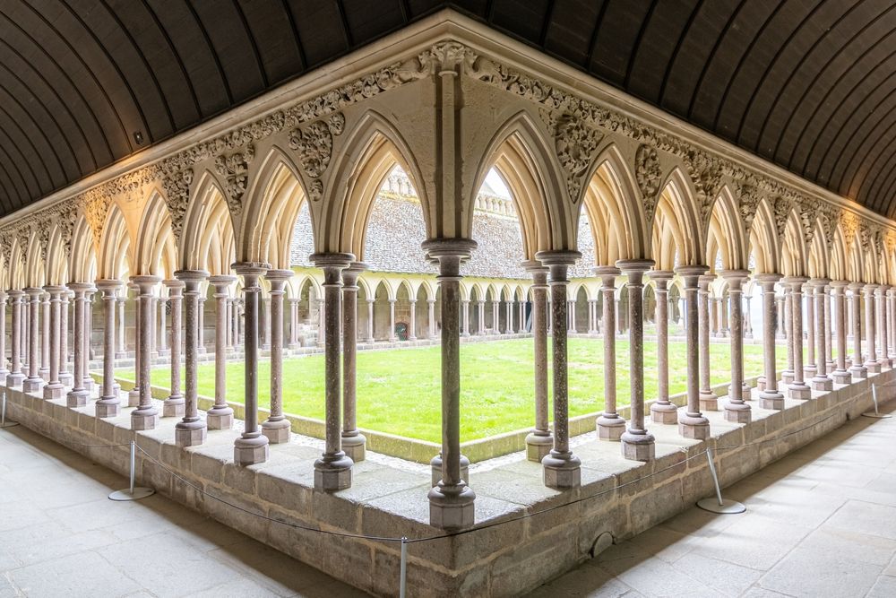 cloitre-abbaye-mont-saint-michel