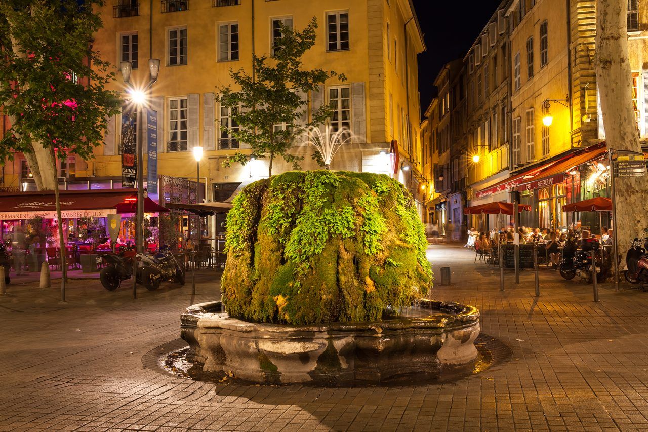 Cours Mirabeau nuit