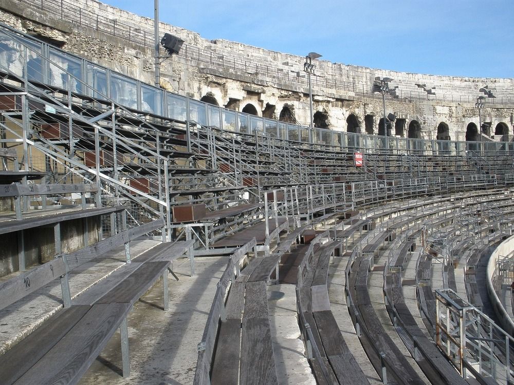 gradins-arene-nimes