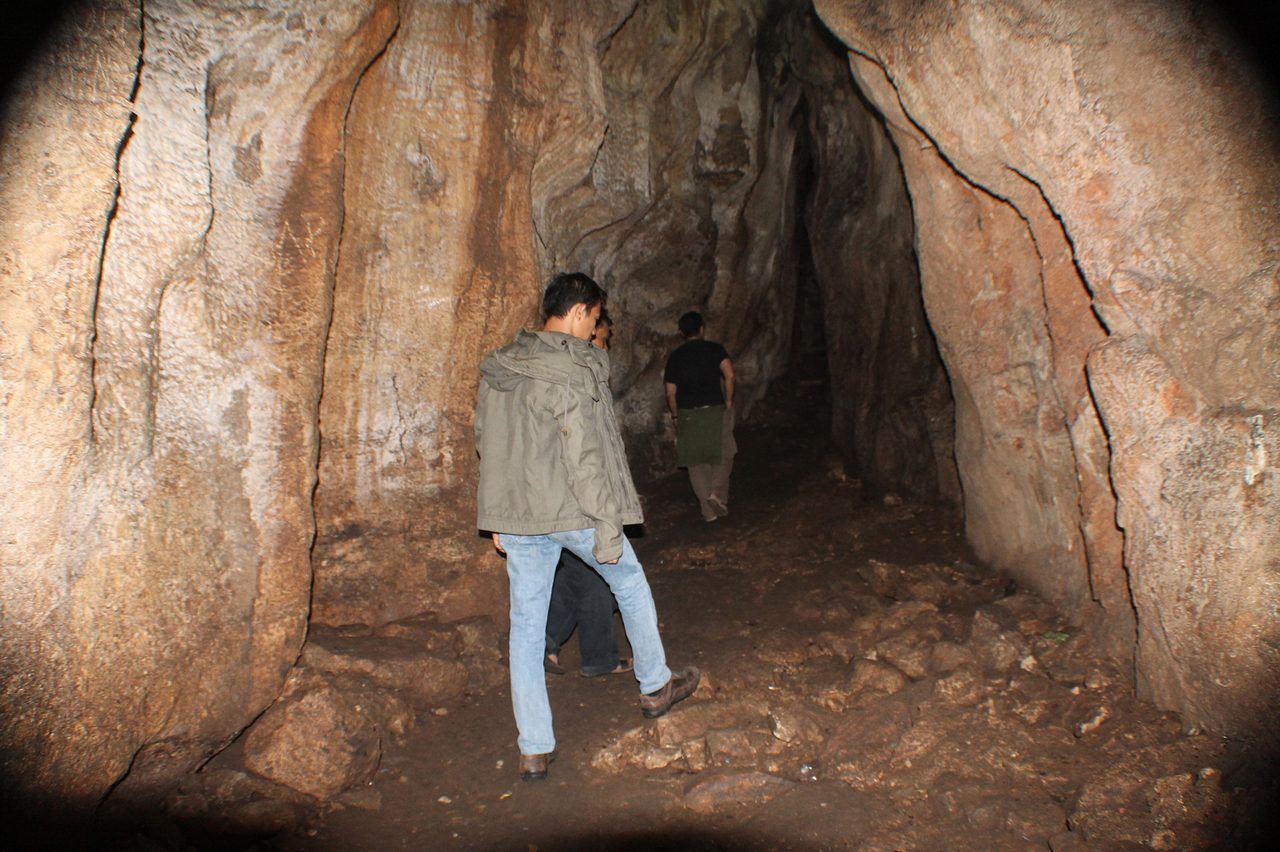 cave champagne escape game