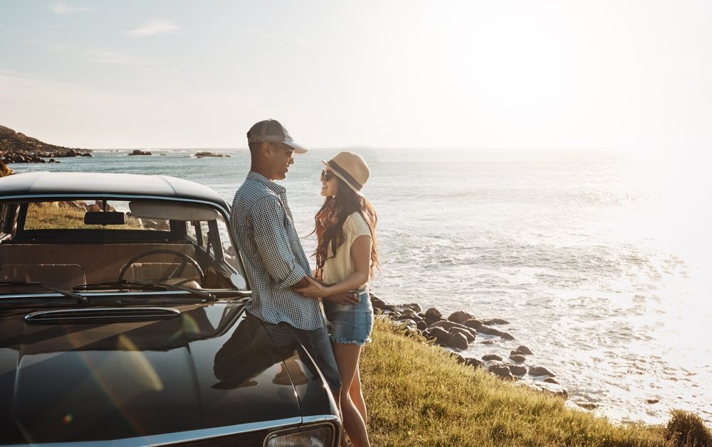 couple-voiture-cote-portugal