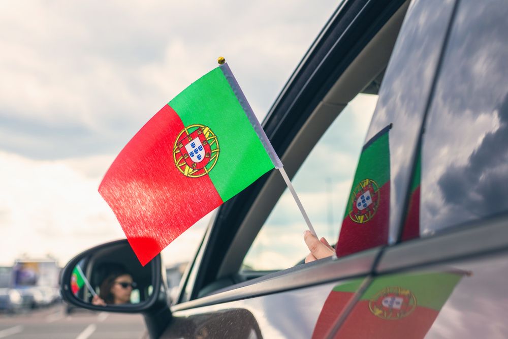 bandera-portugal-coche