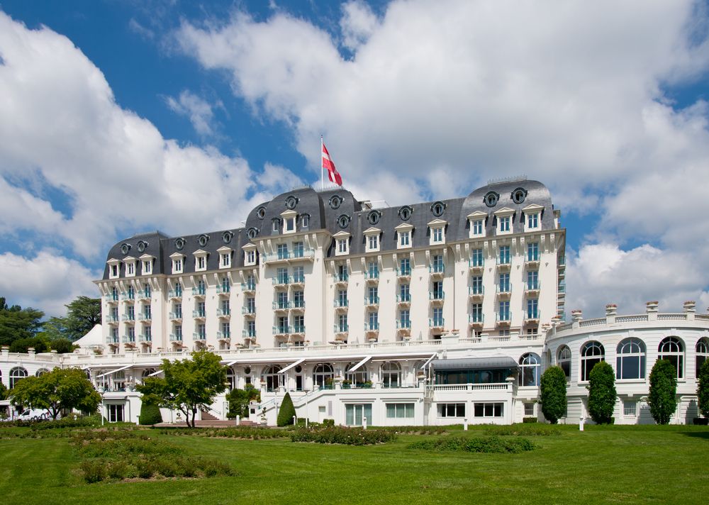 Beautiful,Palace,On,The,Annecy,Lake,Shores, ,France.