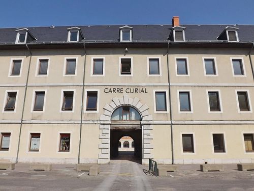 Carré Curial