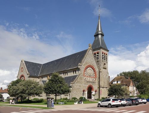 Église Sainte-Jeanne-d'Arc et Mairie du Touquet