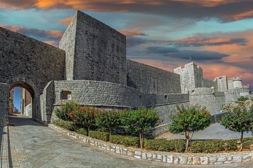 La porte Buže