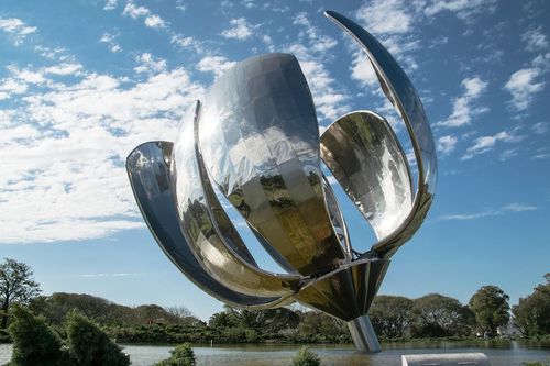 Floralis Generica