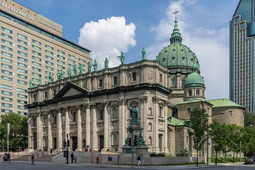 Cathédrale Marie-Reine-du-Monde