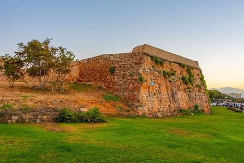 Monument de la Main et Bastion San Salvatore