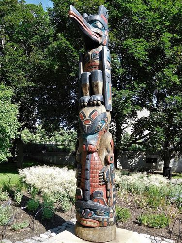 Totem Kwakiutl
