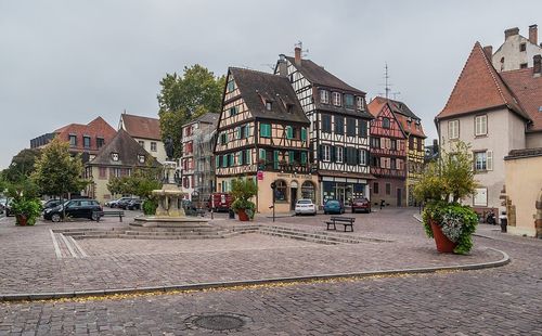 Place des Six Montagnes Noires
