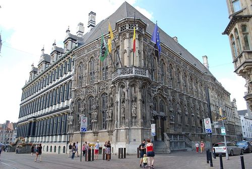 L'Hôtel de Ville