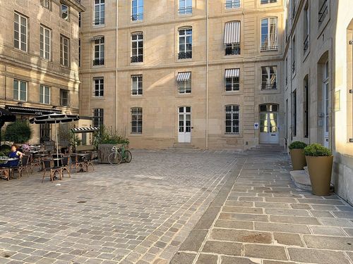 Place de Valois