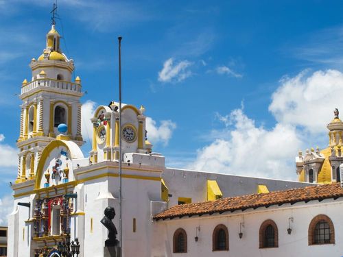 Église San Pedro Apostol