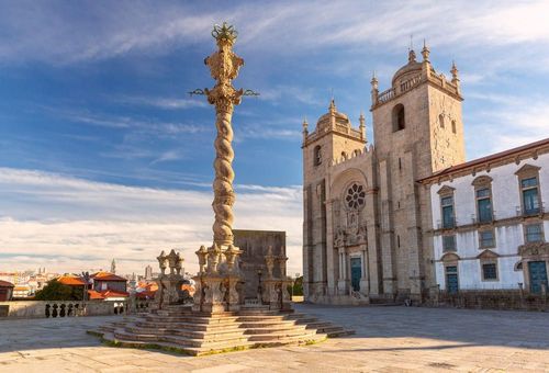 Le pilori de la cathédrale Sé de Porto