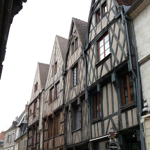 Rue Mirebeau