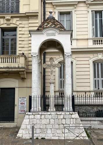 Rue de France et Croix de Marbre