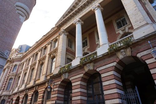 Les Arcades du Capitole