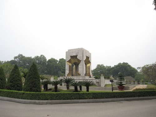 Monument Bac Son