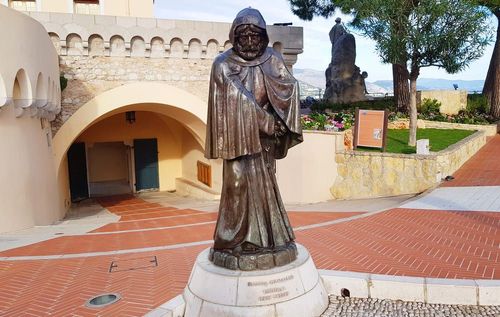 Estatua de Francesco Grimaldi