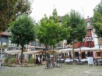 Gayot Market Square