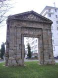Puerta del cuartel Guépin