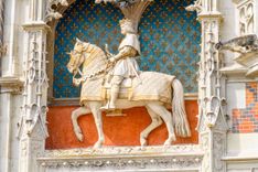 Louis XII Square and Fountain