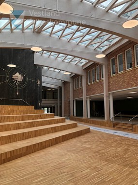 Førde vidaregåande skule - Interiør og utsmykking 