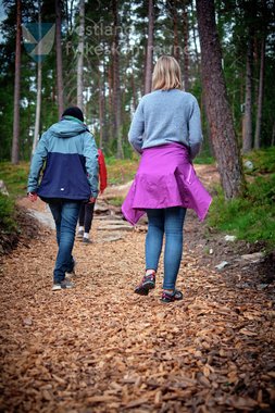 Trivselsskogen i Sandane, Gloppen