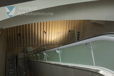 Haukeland Sjukehus Haldeplass - Inngang Sør