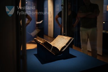 Landslova i utstillinga på Bryggens Museum