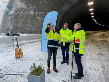 Opning av fv. 53 Ljoteli