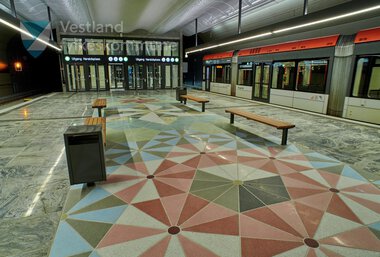 Kunstverket Melkeveien på bybanestoppet ved Haukeland sjukehus