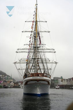 Statsraad Lehlkuhl på jordomsegling