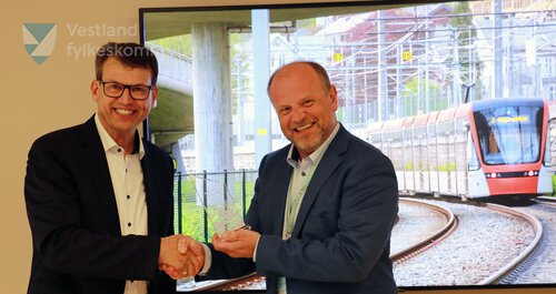 Kontraktsignering mellom Stadler og Bybanen Utbygging