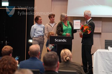 Bedriftsutviklingsprisen i landbruket 2024 i Vestland gjekk til Vossabia AS