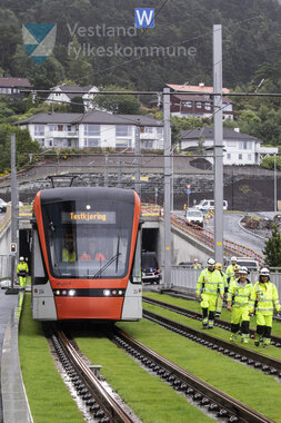 Første testkjøring med bybanen til Fyllingsdalen - ankomst Fyllingsdalen