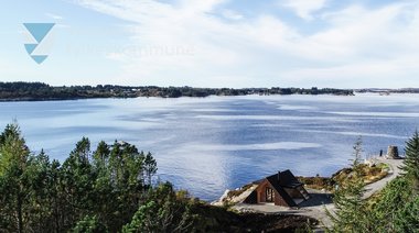 Vardetangen, Dagsturhytta i Austrheim