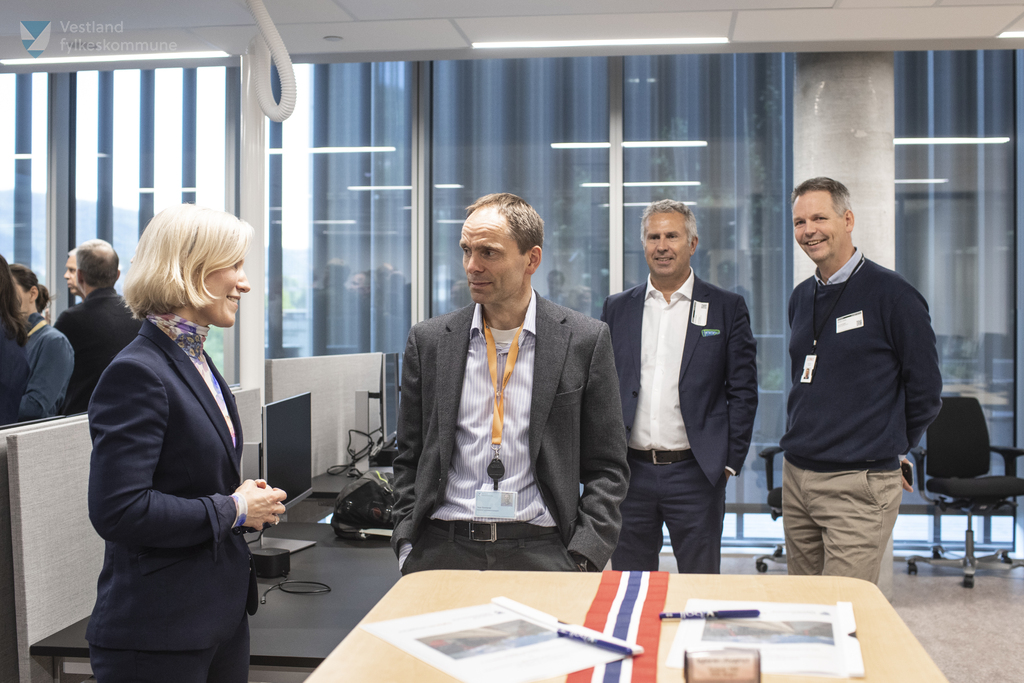 Kontraktssignering - Prosjektering av Bybanen til Åsane