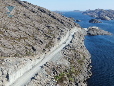 Vestland fylkeskommune signerte 29. juni 2023 kontrakt med Skanska AS om bygginga av Ytre Steinsund bru i Solund.