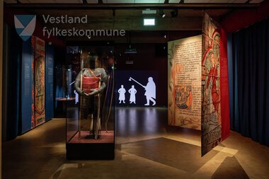 Utstillinga "Magnus Lagabøtes landslov 750 år" på Bryggens Museum