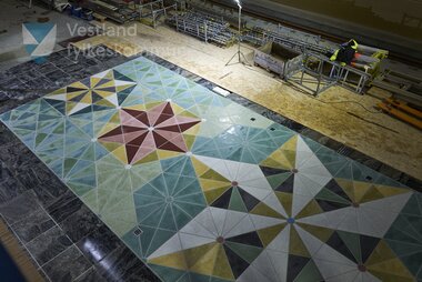 Kunst på Haukeland sjukehus holdeplass