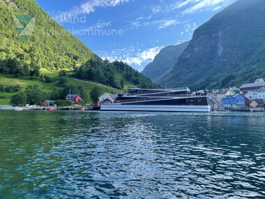 MS Future of the Fjords i Undredal ved Aurlandsfjorden