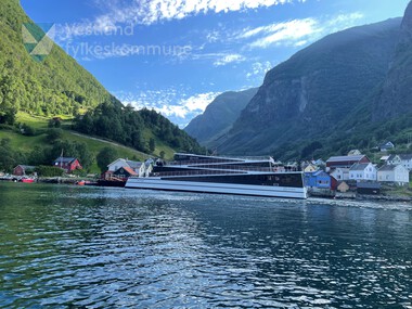 MS Future of the Fjords i Undredal ved Aurlandsfjorden