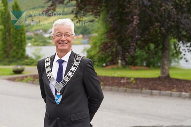 Fylkesordførar Jon Askeland