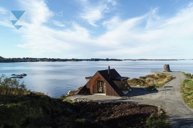 Vardetangen, Dagsturhytta i Austrheim